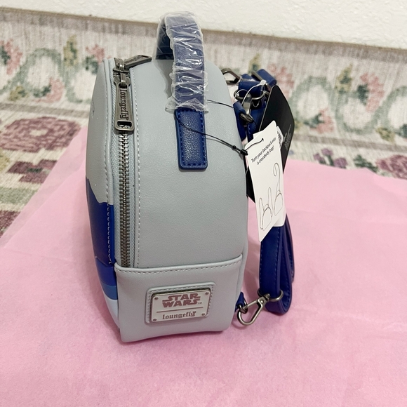 🎯 Loungefly Star Wars Hoth Convertible Mini Backpack - Picture 9 of 13